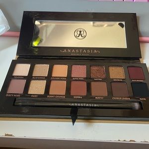 ABH Soft Glam Eyeshadow Palette